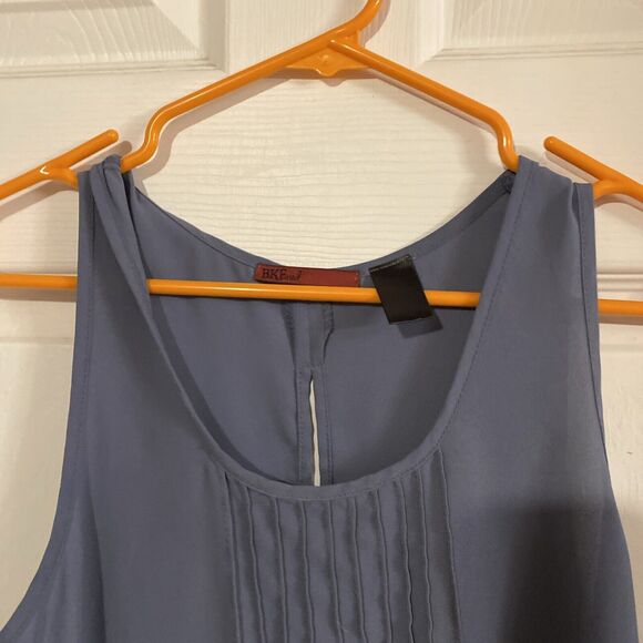 BKE Red Blouse Women’s Small Sleeveless Scoop Neck Blue Slit Back - Picture 2 of 12